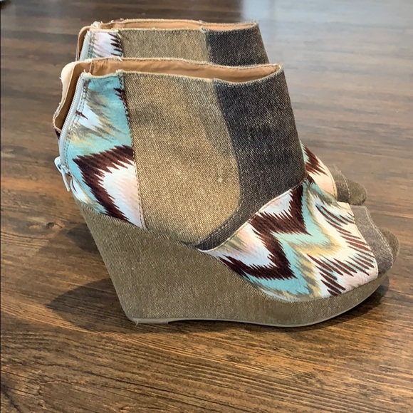 QUPID Wedges - Picture 2 of 3